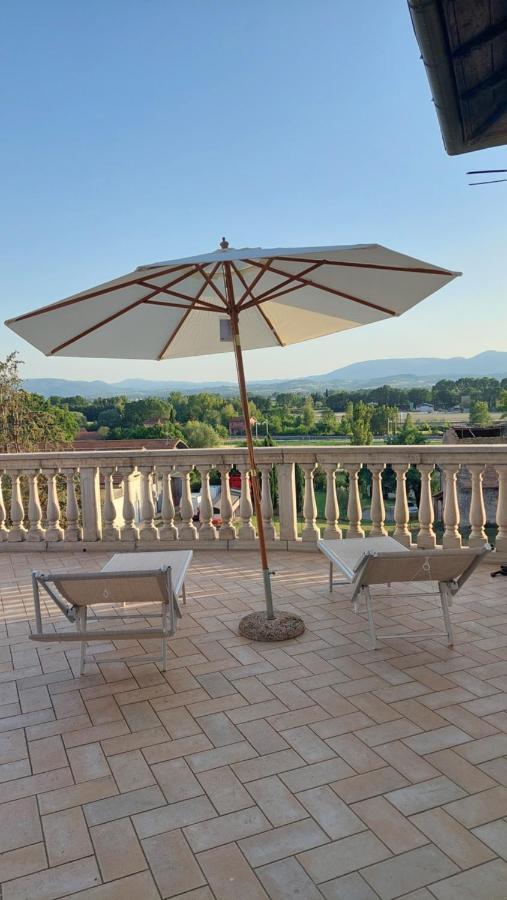 La Casa Del Mago Camere E Appartamenti Pissignano Экстерьер фото